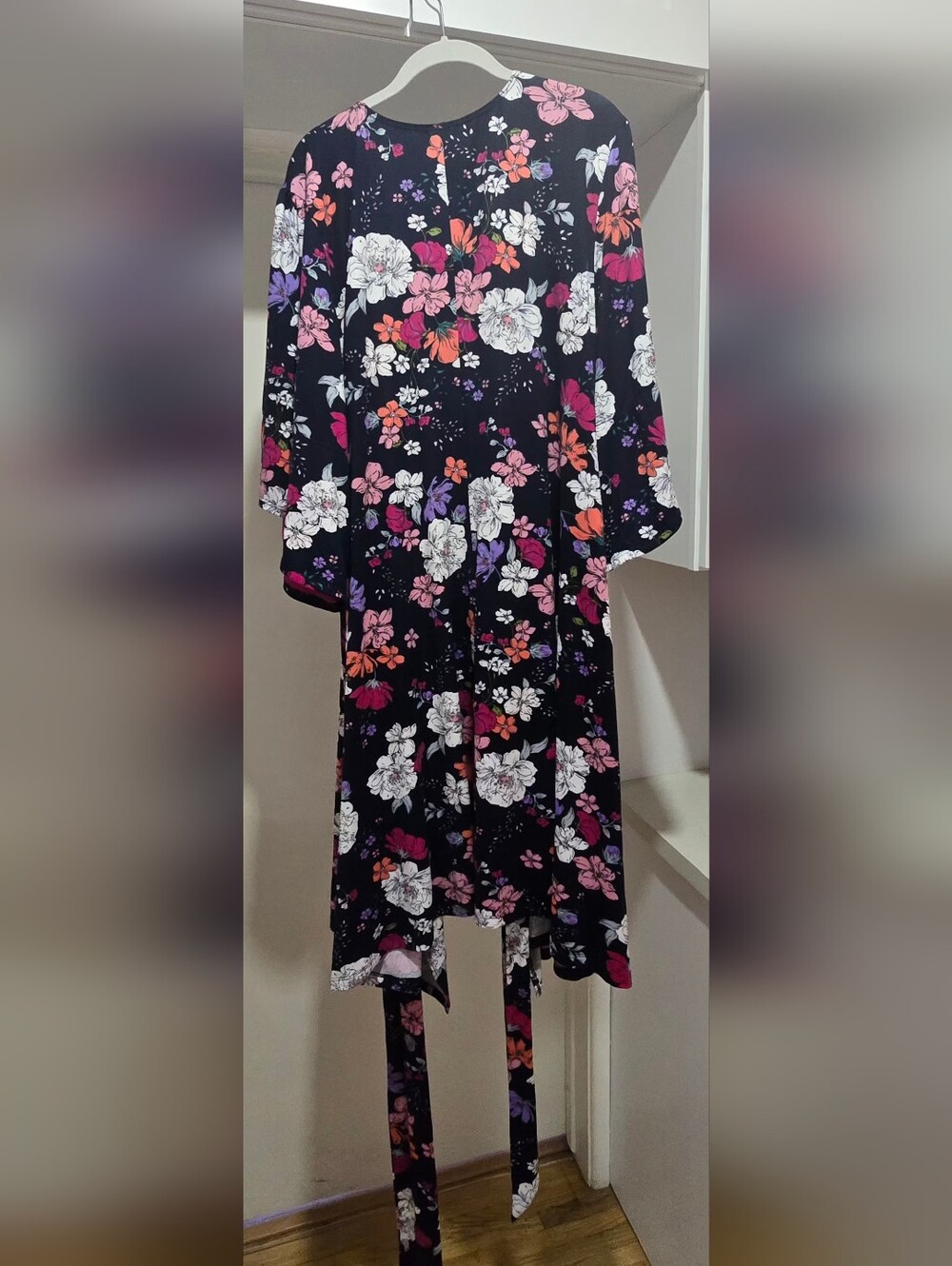 Kiyonna Gemini Floral Wrap dress w/ Kimono Sleeves, Navy, Pink & White 2x/18-20 - Picture 7 of 16